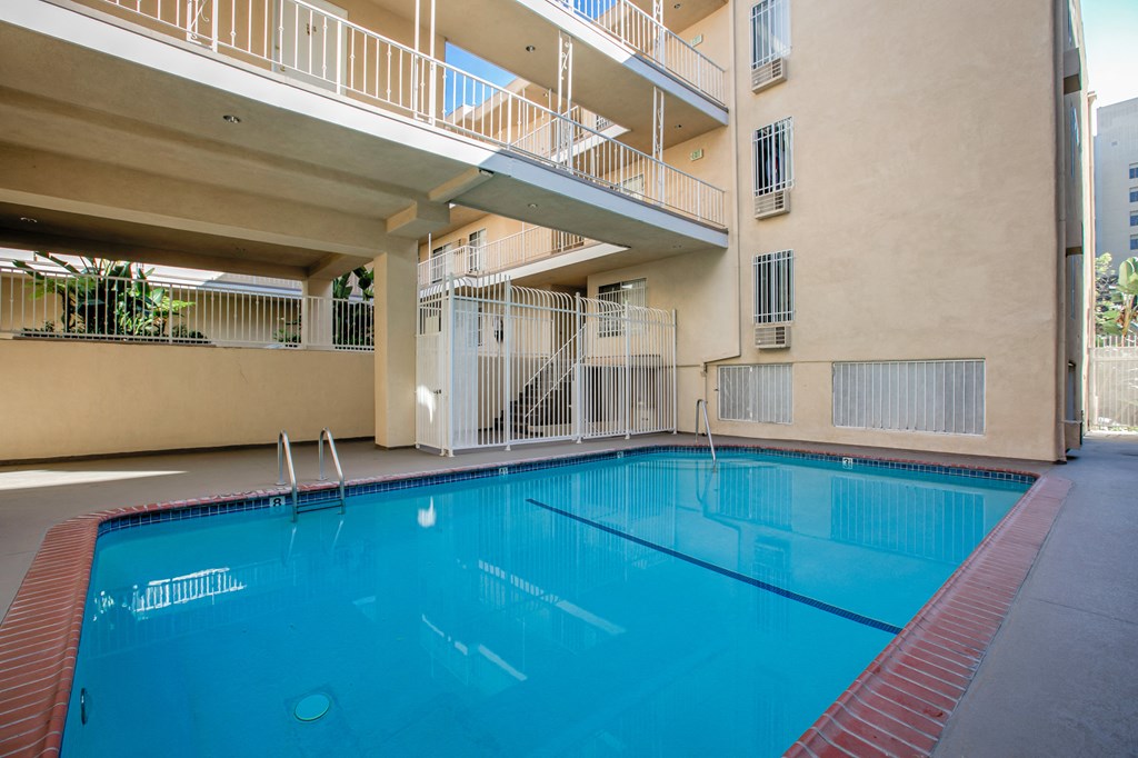 Apartment Building in Los Angeles Pool