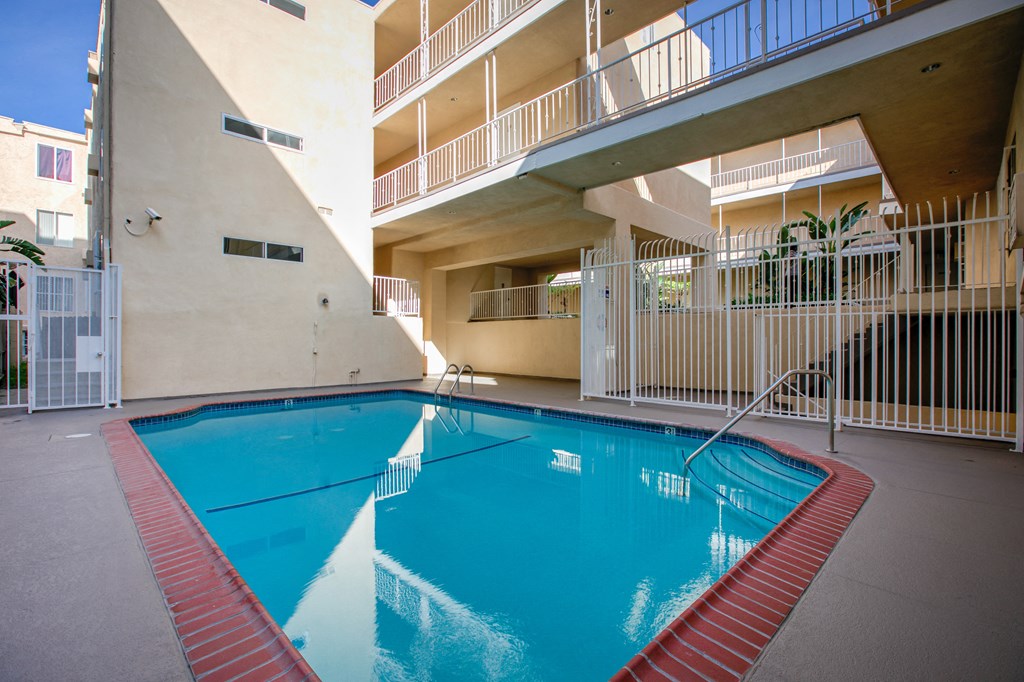 Apartment Building in Los Angeles Pool