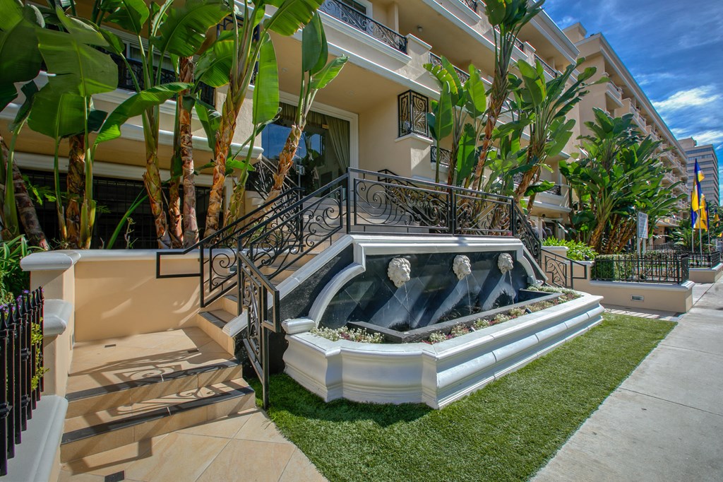 Apartment Building in Los Angeles