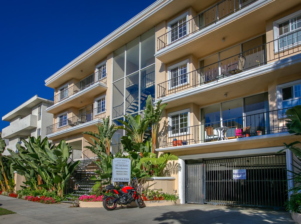 Apartment Building in Santa Monica