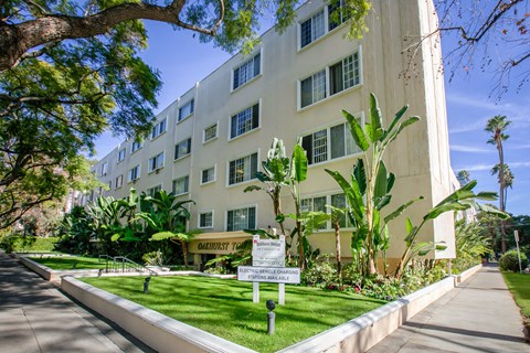 the building in which the hotel is located