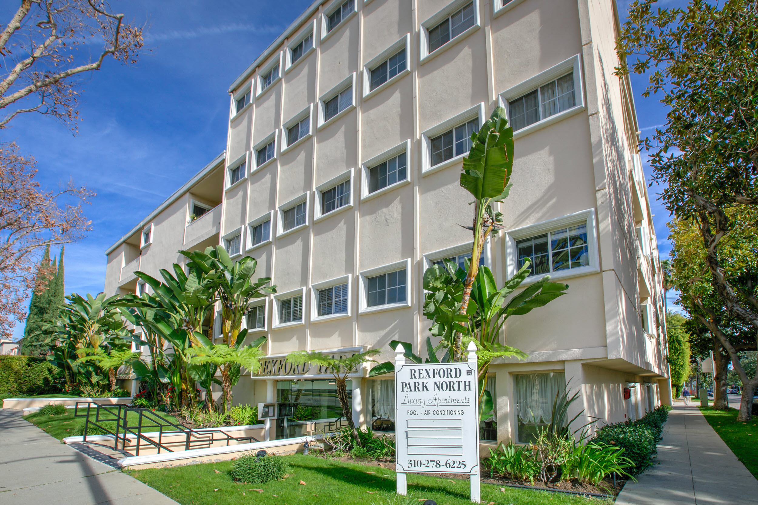 Apartment Building in Beverly Hills