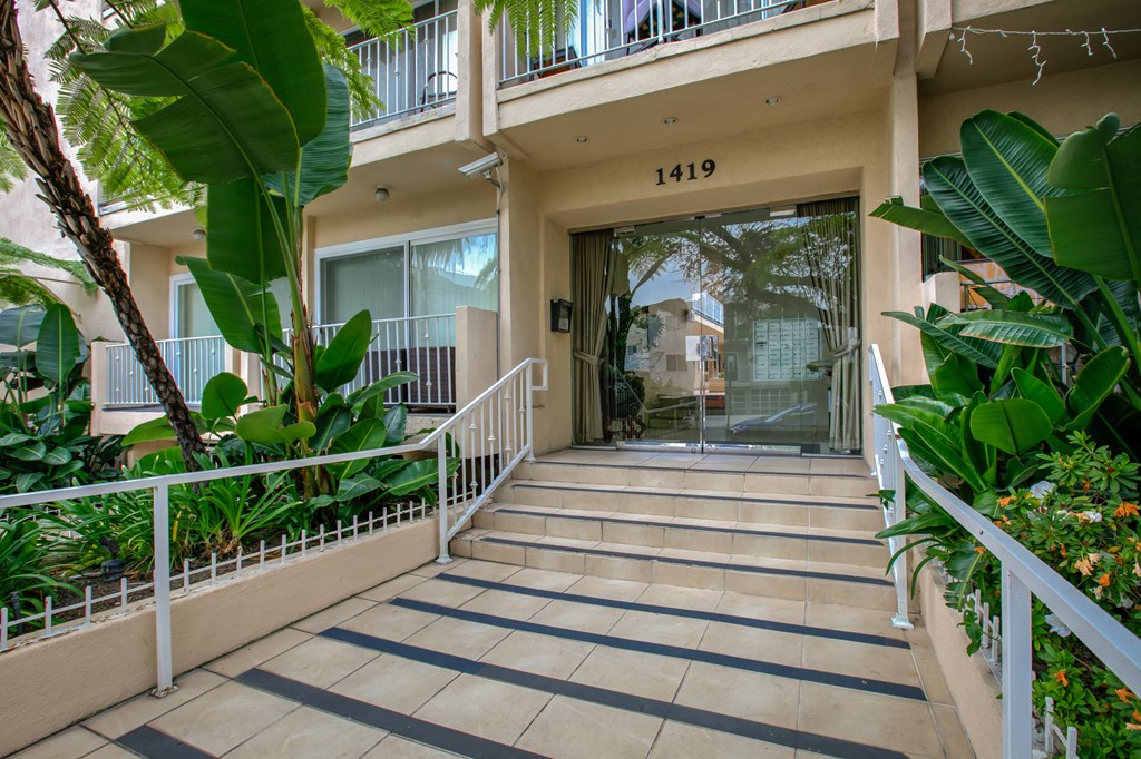 Apartment Building in Los Angeles Entrance