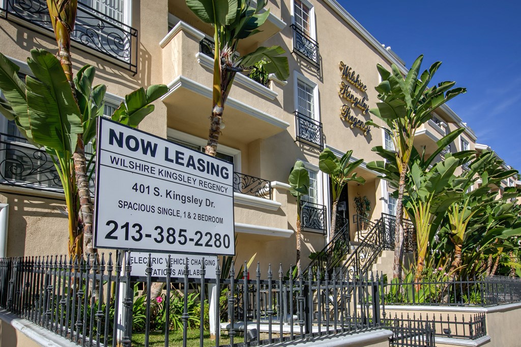 Apartment Building in Los Angeles