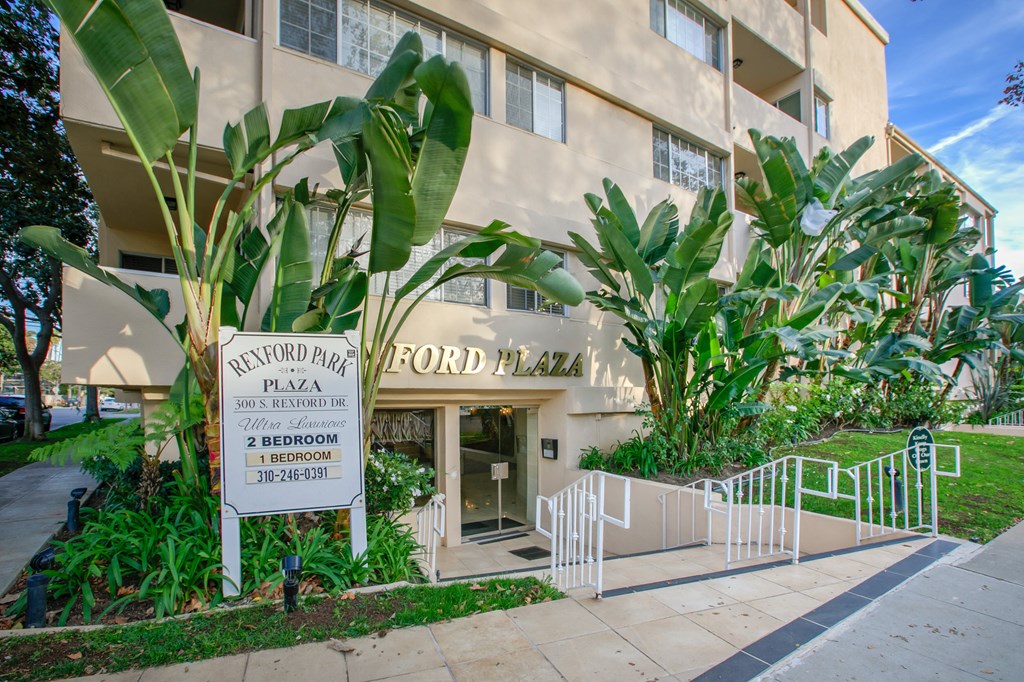 Apartment Building in Beverly Hills