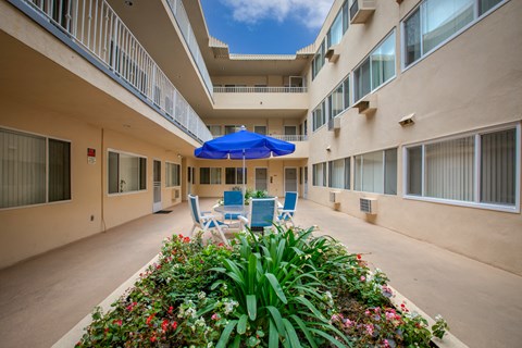 Apartment Building in Los Angeles Courtyard