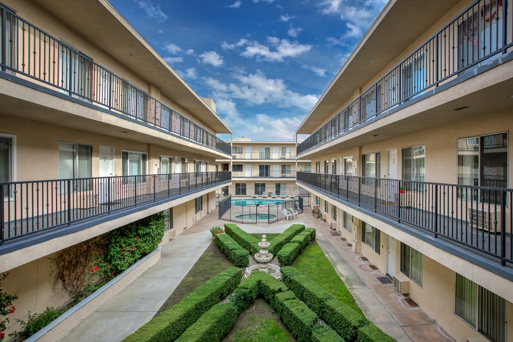 Apartment Building in Encino Courtyard