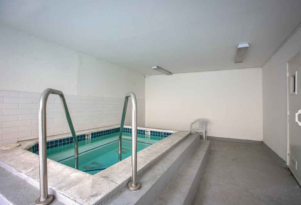 Apartment Building in West Hollywood Jacuzzi