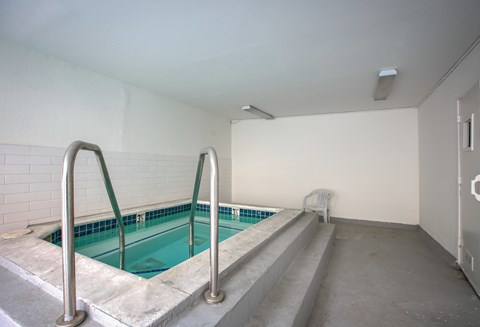 Apartment Building in West Hollywood Jacuzzi