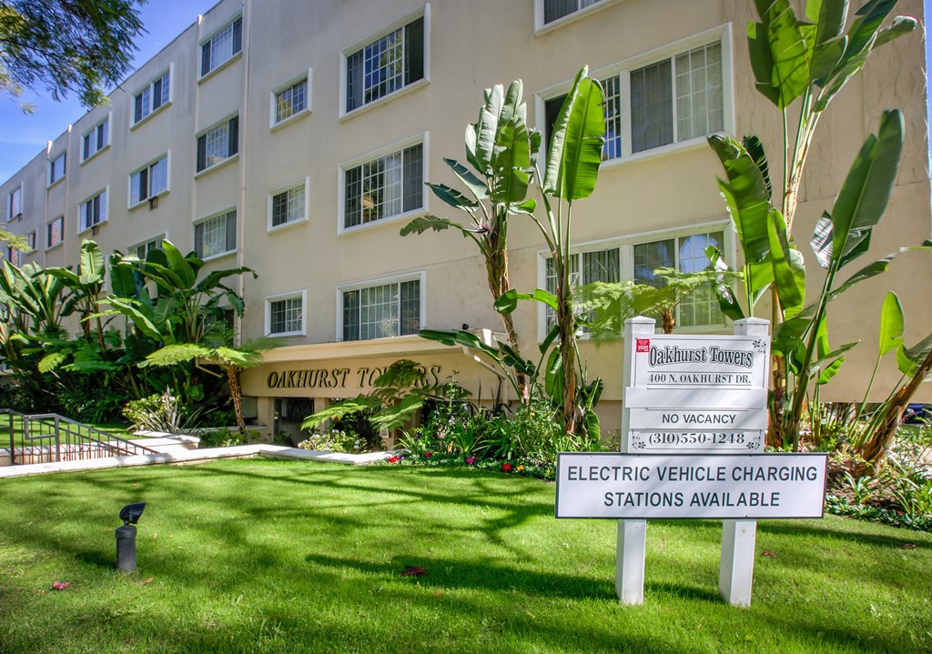 Apartment Building in Beverly Hills