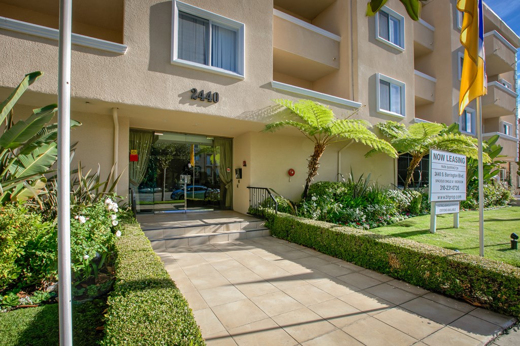 Apartment Building in Los Angeles