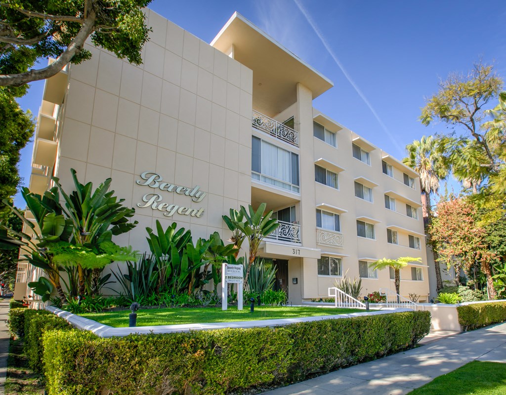 Apartment Building in Beverly Hills
