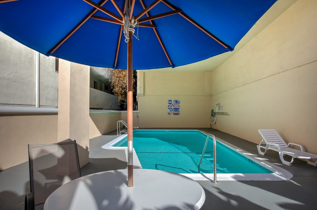 Apartment Building in Santa Monica Pool