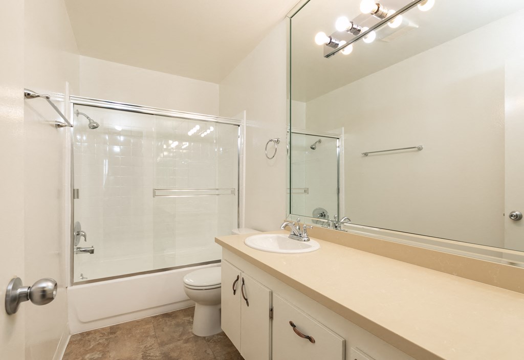 Bathroom with Bathtub/Shower