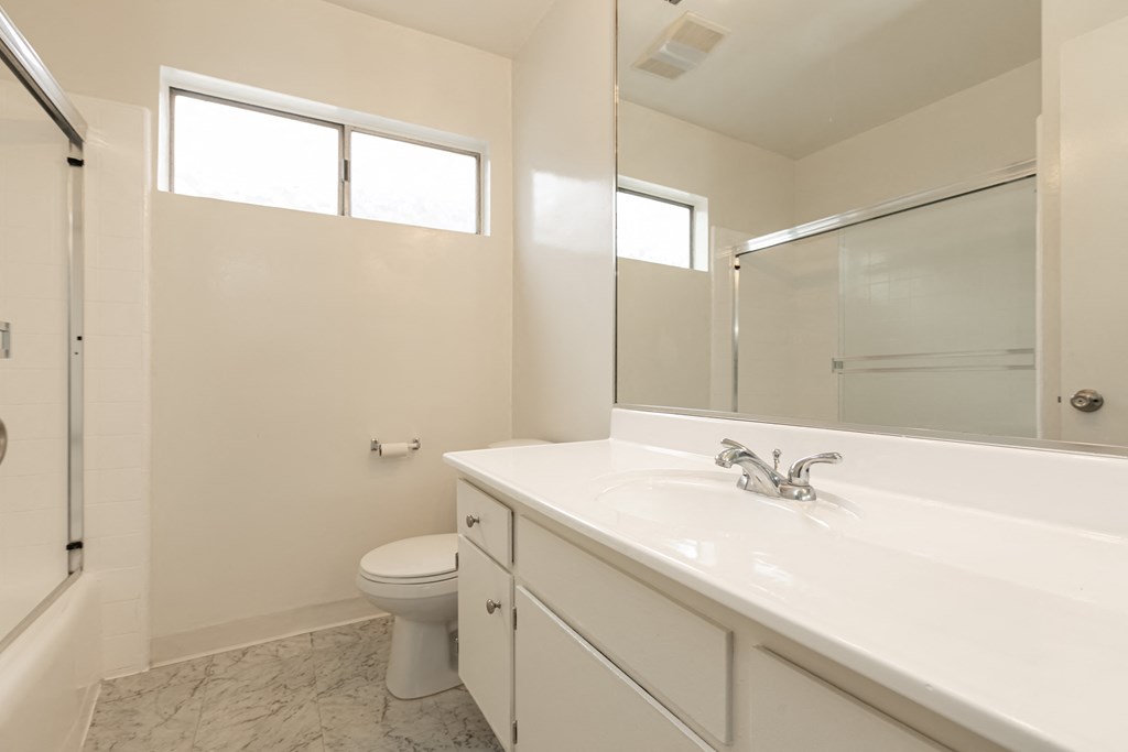 Bathroom with Bathtub/Shower