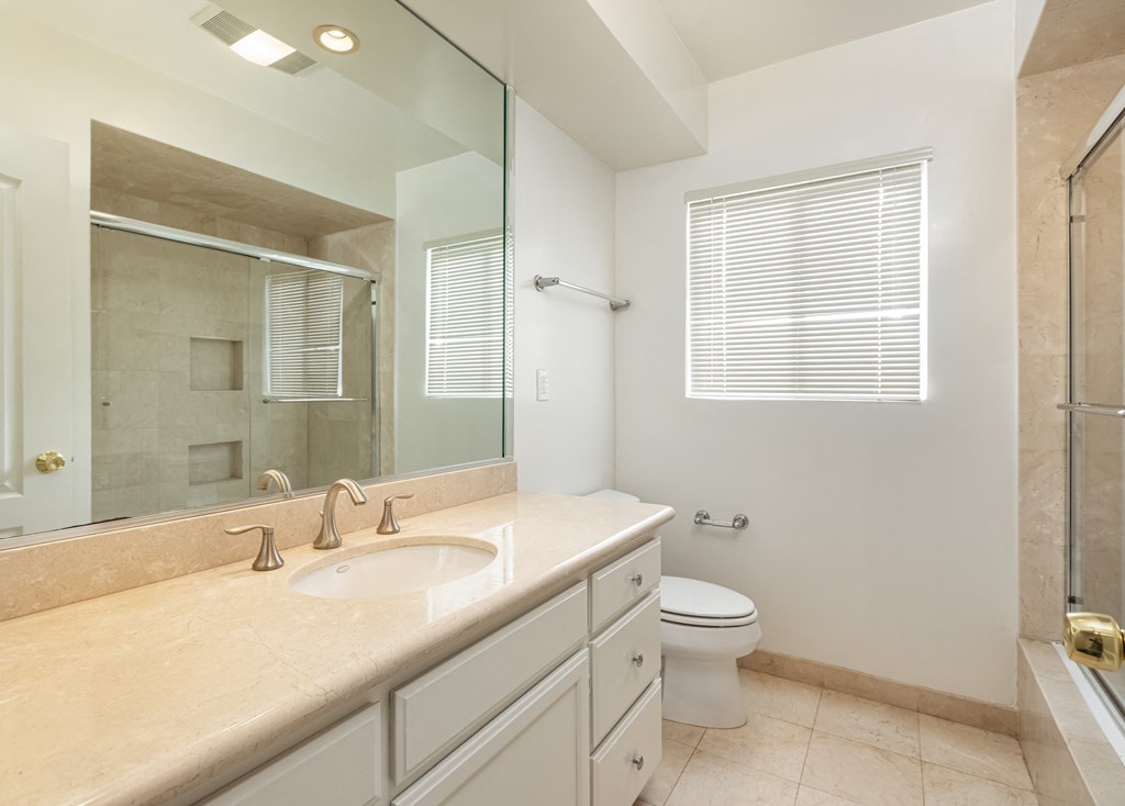 Bathroom with Bathtub/Shower