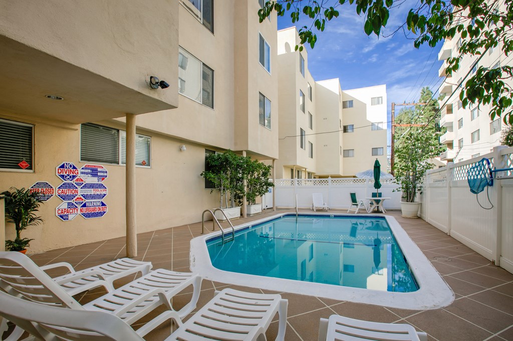 the swimming pool at the resort at longboat key club