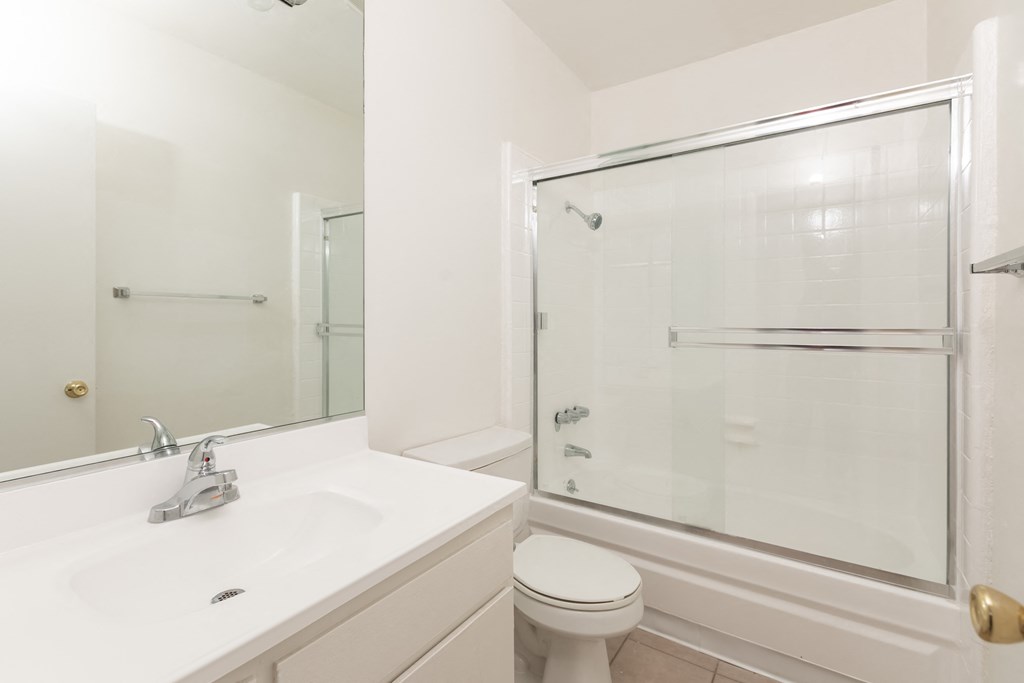 Bathroom with Bathtub/Shower