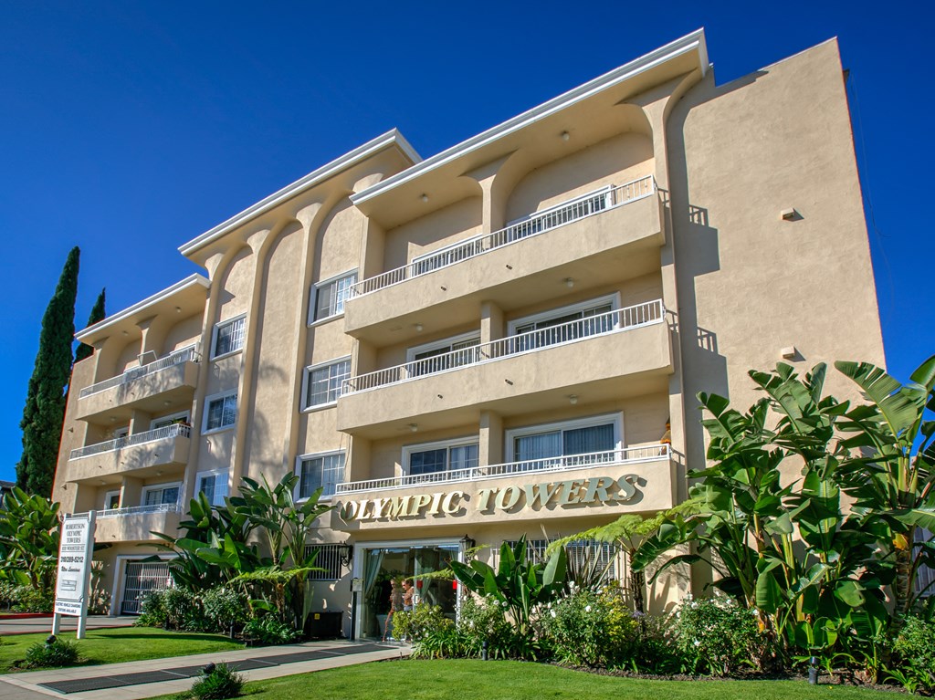 Apartment Building in Los Angeles