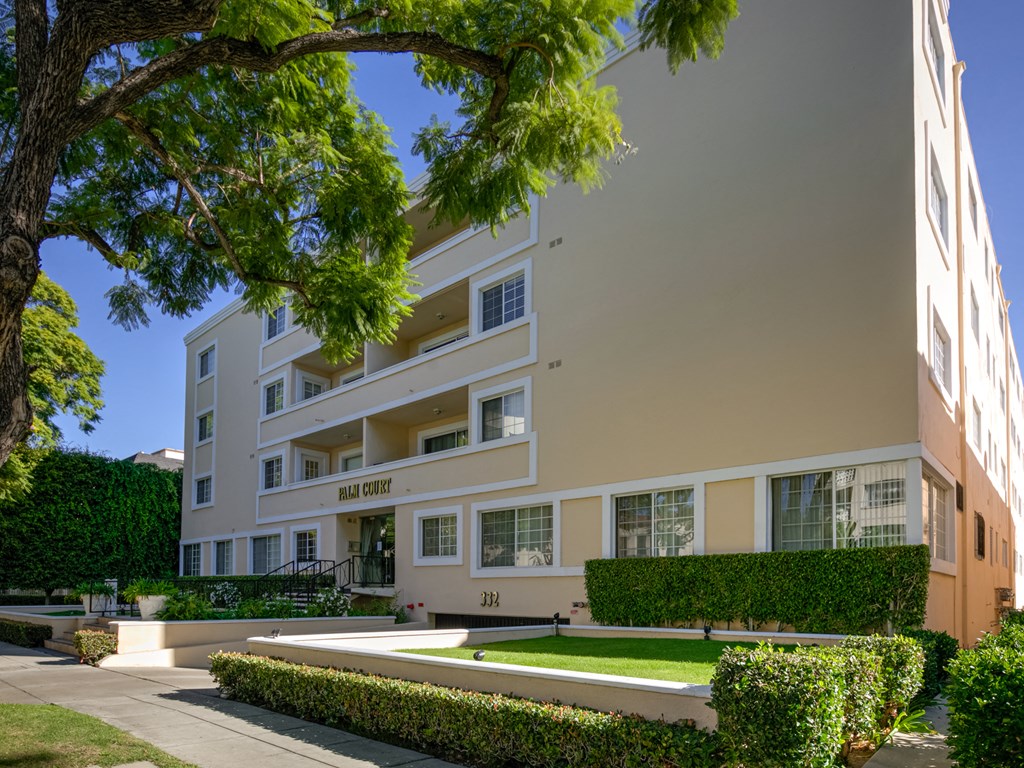 Apartment Building in Beverly Hills