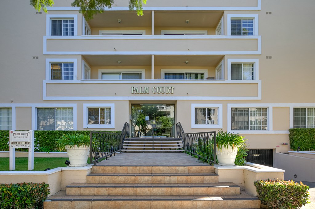 Apartment Building in Beverly Hills