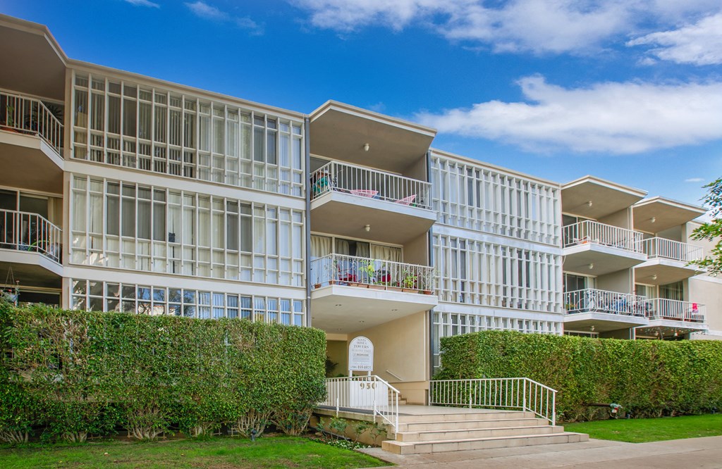 Apartment Building in Santa Monica