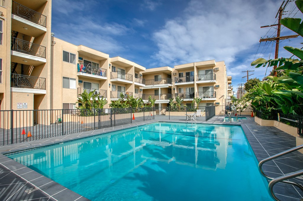 Apartment Building in Los Angeles Pool