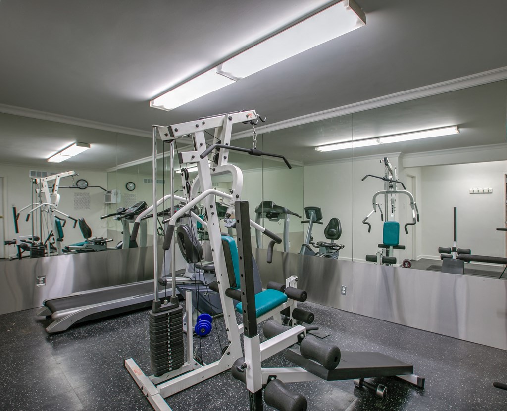 Apartment Building in Beverly Hills Gym