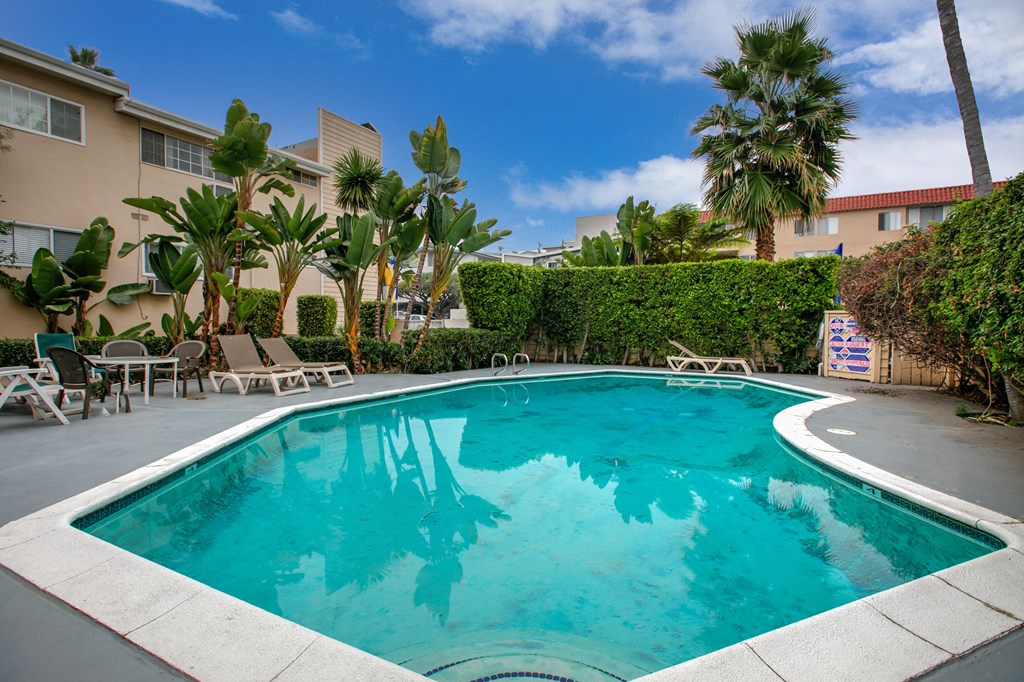 Apartment Building in Los Angeles Pool