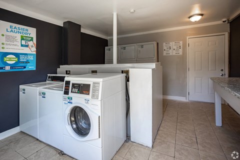 2040 Dandridge Avenue Studio-3 Beds Apartment for Rent