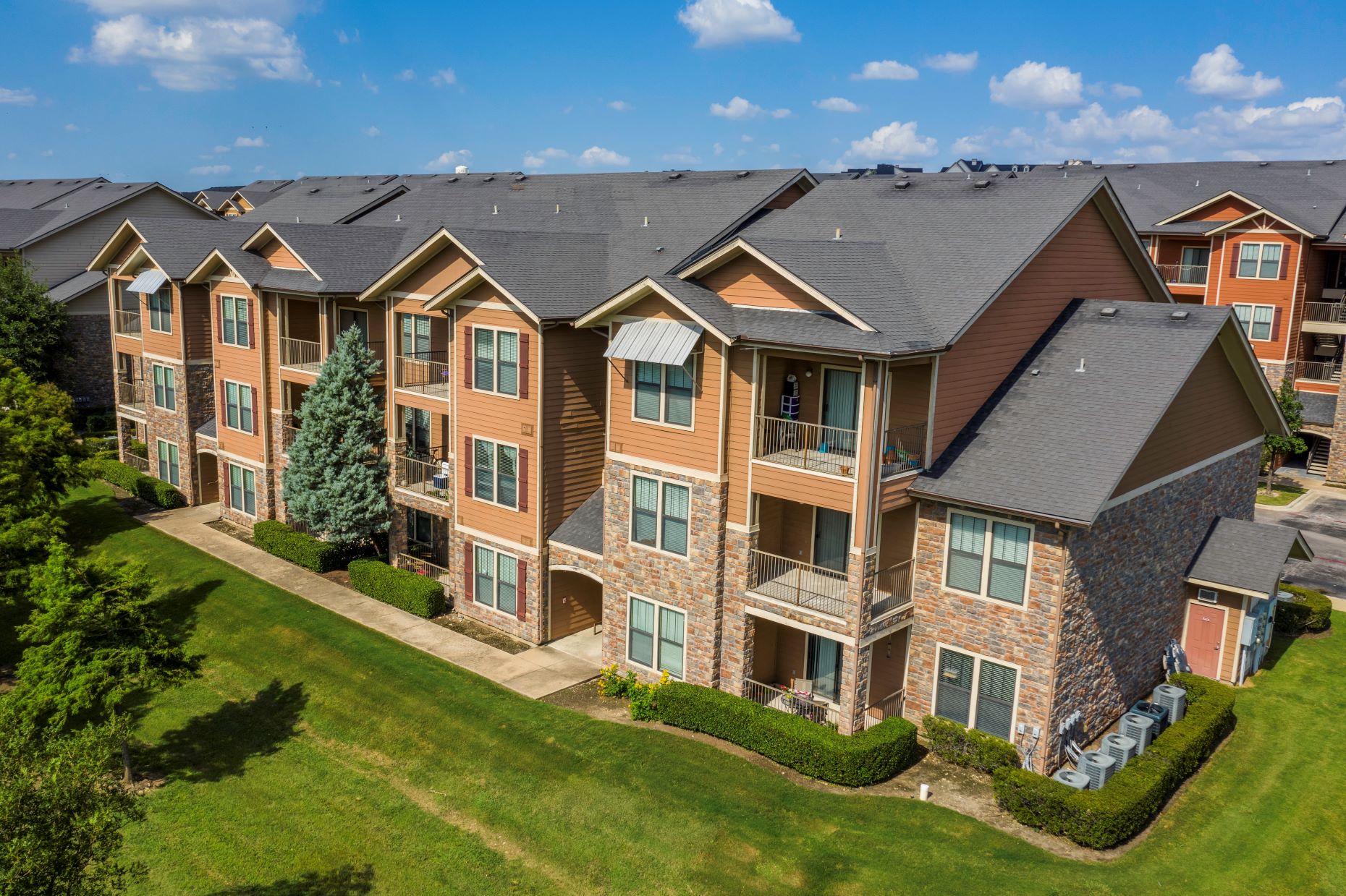 Aerial Exterior View at Las Brisas Apartment Homes, Texas