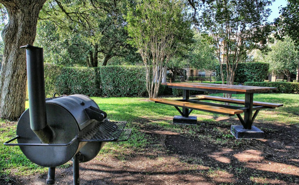 BBQ and Grill Areas at TalaVera Apartments, Texas, 78232