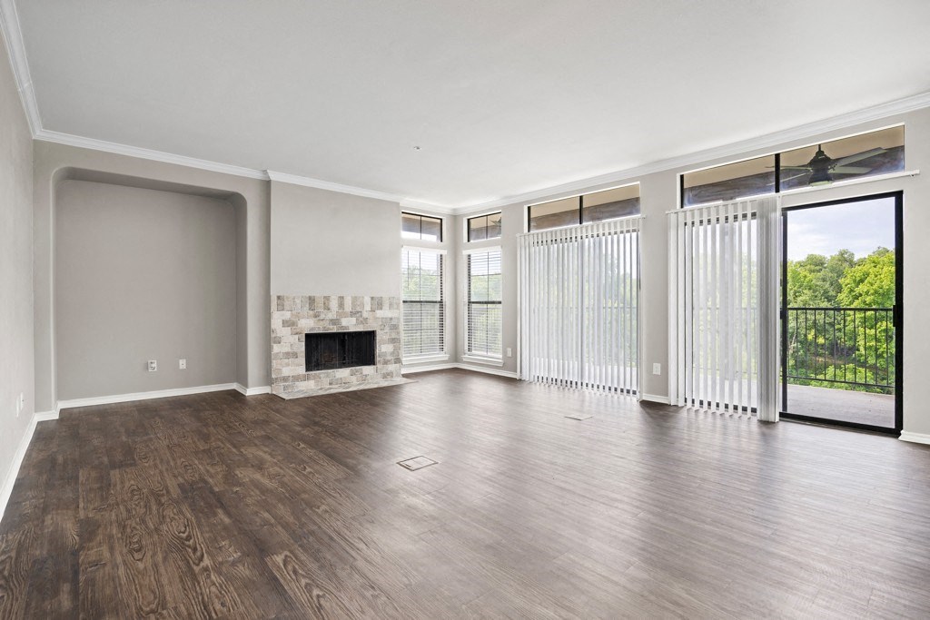 Spacious Living Area at Waters Edge Apartment Homes, Georgetown, TX, 78626