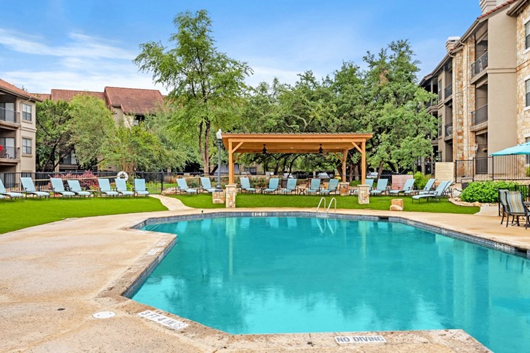 Waters Edge Apartment Homes