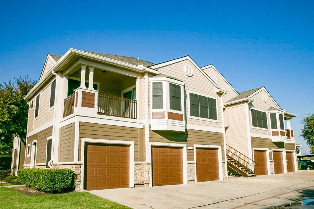 Garages at The Legends at Eagle Mountain Lake, Texas, 76179