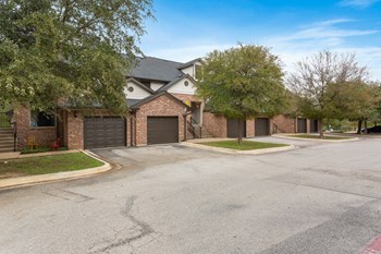Townhomes w/ attached garages available! - Photo Gallery 22