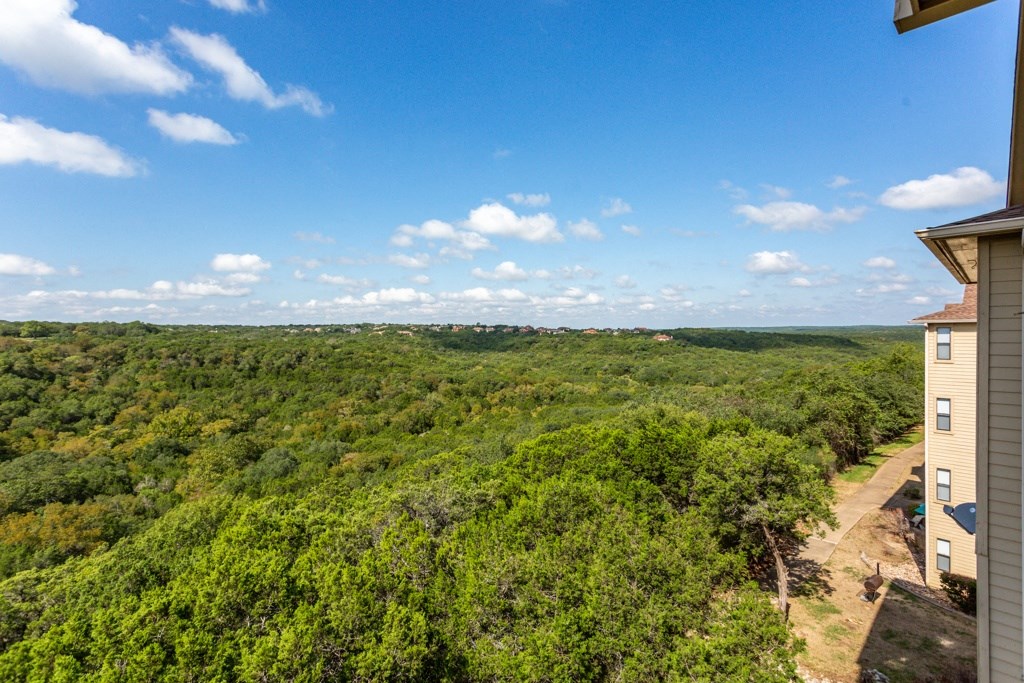 additional photo for property listing at chic digs with room to stretch out in the village 22 car at The Verandah, Texas