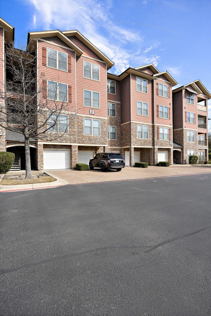 Exterior Landscape at Las Brisas Apartment Homes, Round Rock, 78665