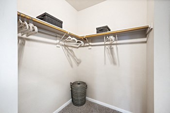 901 Hidden Valley Drive 1-3 Beds Apartment for Rent - Photo Gallery 76