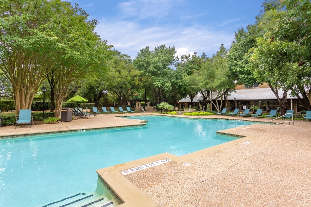Beautiful Pools at Ventana Oaks Apartments, Austin, TX