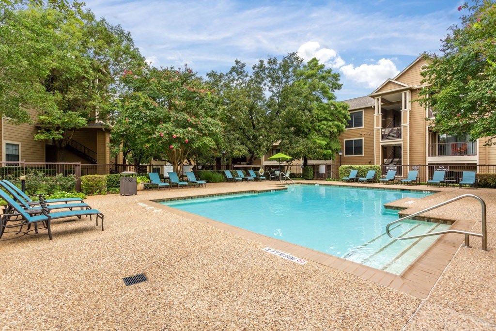 Beautiful Pools at Ventana Oaks Apartments, Austin, 78717