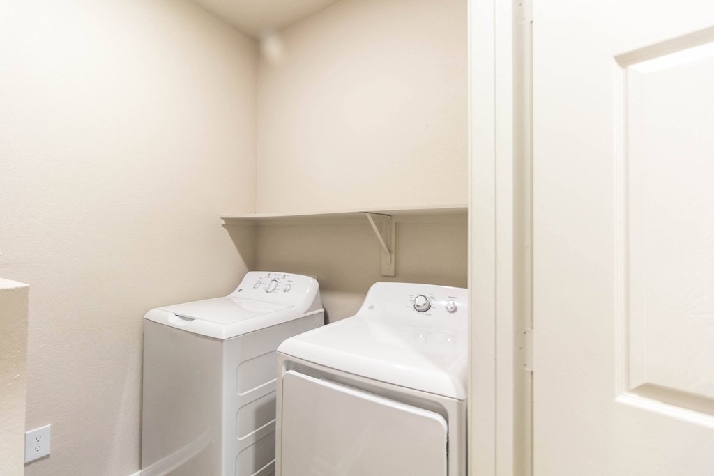 Washer and Dryer Included! at Las Brisas Apartment Homes, Round Rock, 78665