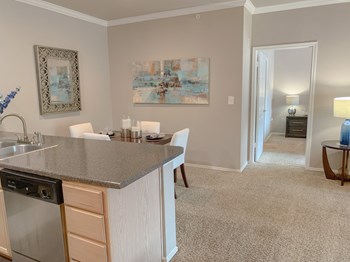 Kitchen and Dining Room - Photo Gallery 5