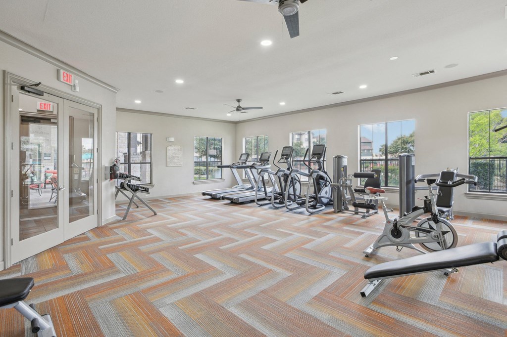 the gym at the preserve apartments