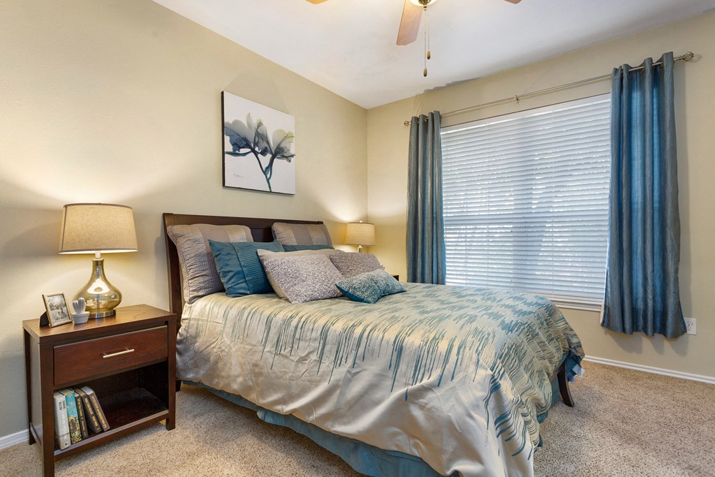 Comfortable Bedroom at Sonterra Apartment Homes, Texas