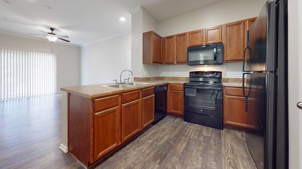 Fully Equipped Kitchen at The Canyons Apartments, Fort Worth, 76116