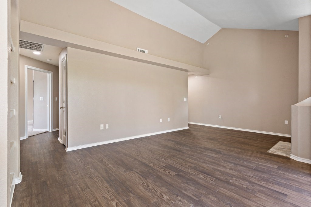 Unfurnished Living Area at Waters Edge Apartment Homes, Texas, 78626