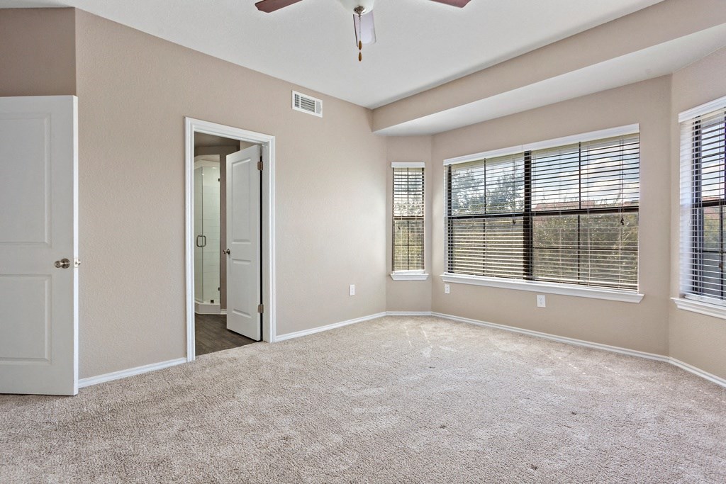 Large Bedrooms at Waters Edge Apartment Homes, Georgetown