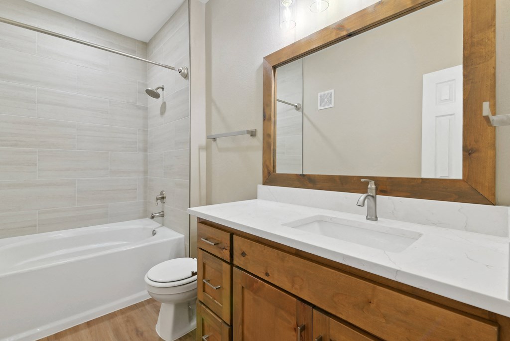 Bathroom With Bathtub at The Canyons Apartments, Fort Worth, 76116