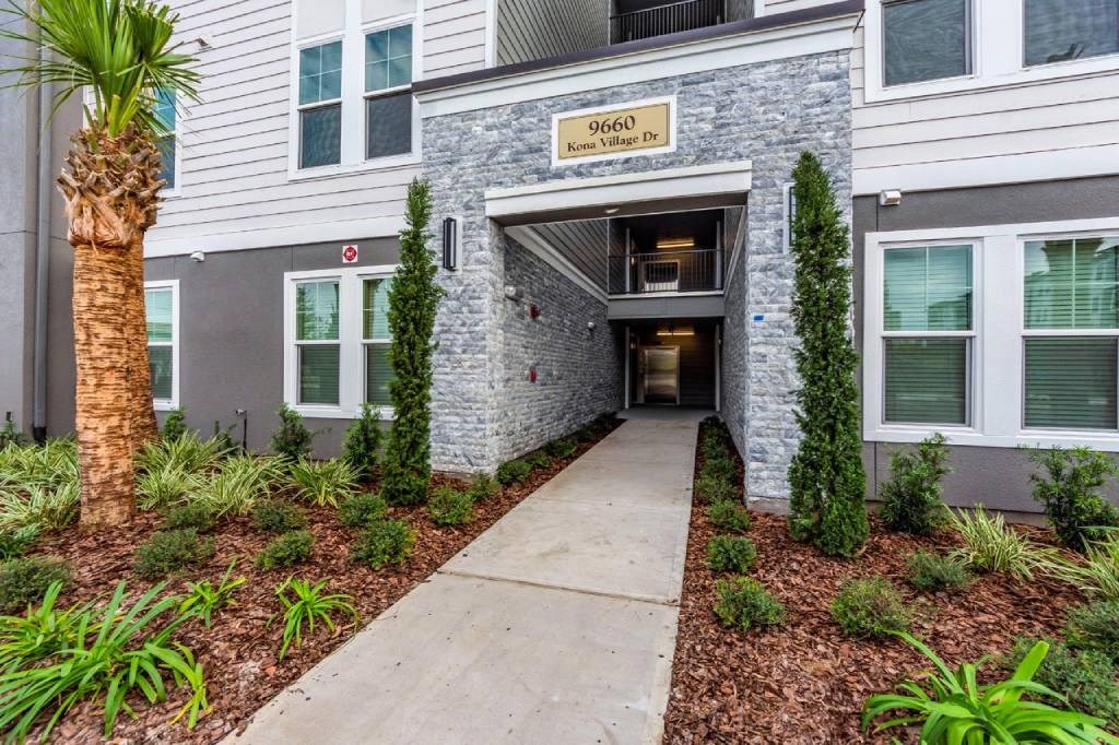 Clubhouse-Exterior-Entrance at The Oasis at 301, Riverview, FL, 33578